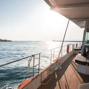 Balade en bateau en région PACA et Corse Balade en bateau en région PACA et Corse