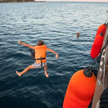 Offrir Balade en bateau en PACA et Corse Offrir Balade en bateau en PACA et Corse