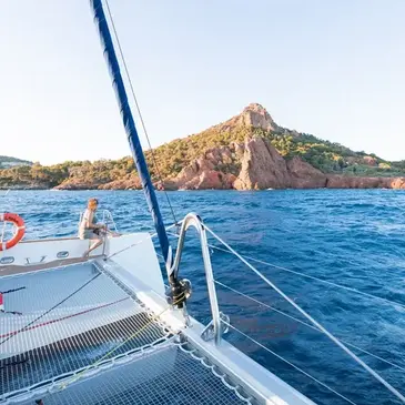 Balade en bateau en région PACA et Corse