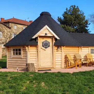 Nuit en Cabane avec Jacuzzi à Pradines en région Rhône-Alpes Nuit en Cabane avec Jacuzzi à Pradines en région Rhône-Alpes