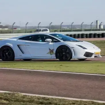 Stage de Pilotage Enfant en Lamborghini près de Lille