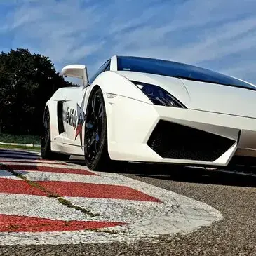 Stage de Pilotage Enfant en Lamborghini - Circuit des Éc
