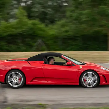 Stage de Pilotage Enfant en Ferrari F430 Spider près d'Agen Stage de Pilotage Enfant en Ferrari F430 Spider près d'Agen