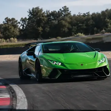 Stage de Pilotage Enfant en Lamborghini Huracan près Montpellier en région Languedoc-Roussillon