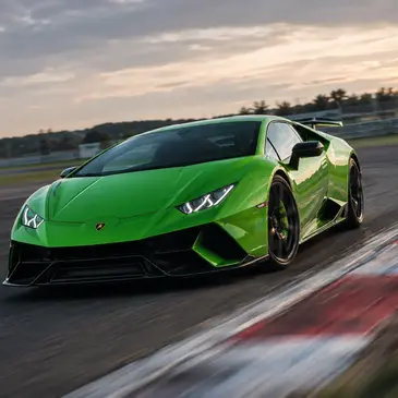 Stage de Pilotage Enfant en Lamborghini Huracan à Aix-en-Provence Stage de Pilotage Enfant en Lamborghini Huracan à Aix-en-Provence