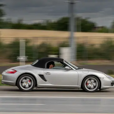 Stage de Pilotage Enfant en Porsche Boxster près de Millau Stage de Pilotage Enfant en Porsche Boxster près de Millau