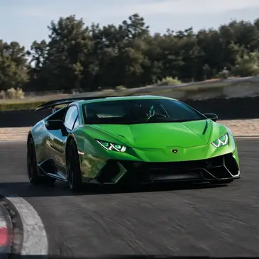 Stage de Pilotage Enfant en Lamborghini Huracan près d'Agen Stage de Pilotage Enfant en Lamborghini Huracan près d'Agen