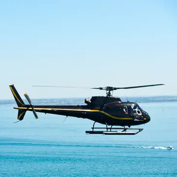 Baptême de l'air hélicoptère proche Aérodrome de La Tranche-sur-Mer, à 40 min de la Roche-sur-Yon Baptême de l'air hélicoptère proche Aérodrome de La Tranche-sur-Mer, à 40 min de la Roche-sur-Yon