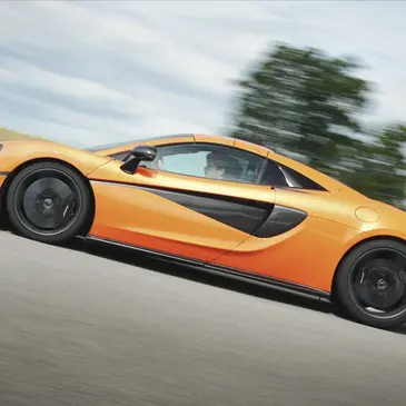Stage de Pilotage Enfant en McLaren 570S près de Montpellier