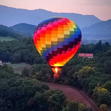 Baptême de l'air montgolfière, département Hautes Alpes Baptême de l'air montgolfière, département Hautes Alpes