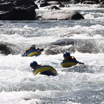 Nage en eaux vives, département Alpes de Haute Provence Nage en eaux vives, département Alpes de Haute Provence