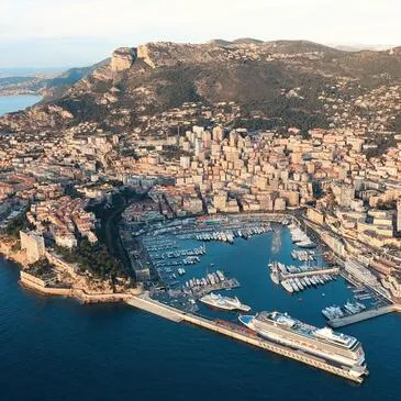 Baptême en Hélicoptère à Cannes - La Côte d'Azur Baptême en Hélicoptère à Cannes - La Côte d'Azur
