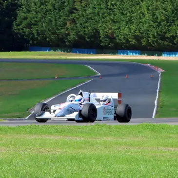 Baptême en Formule 1 - Circuit de Magny-Cours Baptême en Formule 1 - Circuit de Magny-Cours