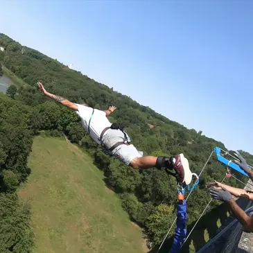 Saut à l'élastique près de Châteauroux en région Centre Saut à l'élastique près de Châteauroux en région Centre