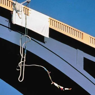 Saut à l'élastique proche Pont de Ponsonnas Saut à l'élastique proche Pont de Ponsonnas