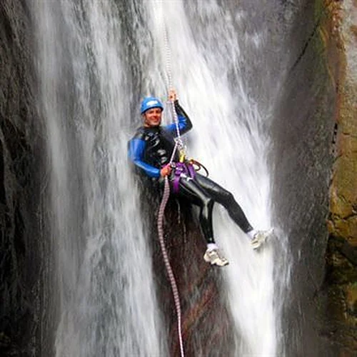 Activité : Descente très sportive du Canyon de Llech