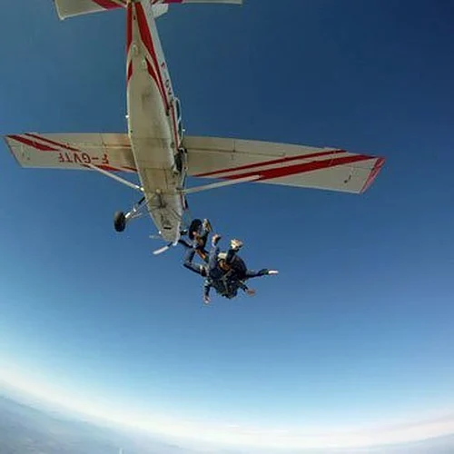 Activité : Saut en Parachute Tandem à Saint-Florentin