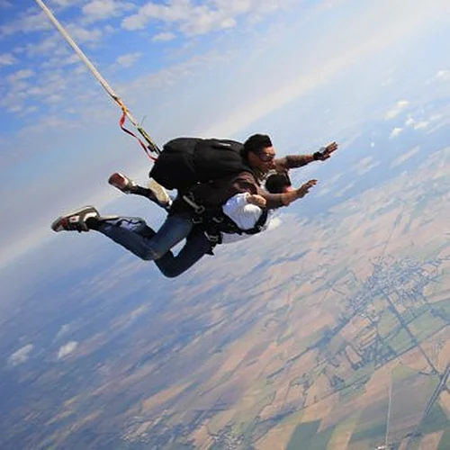 Activité : Saut en Parachute Tandem à Niort