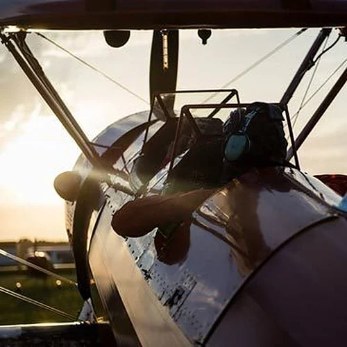 Activité : Baptême de Voltige sur Avion de légende à Rennes