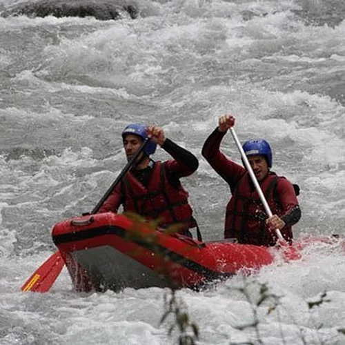 Activité : Descente Sportive en Canoë Raft sur l'Isère à Aime
