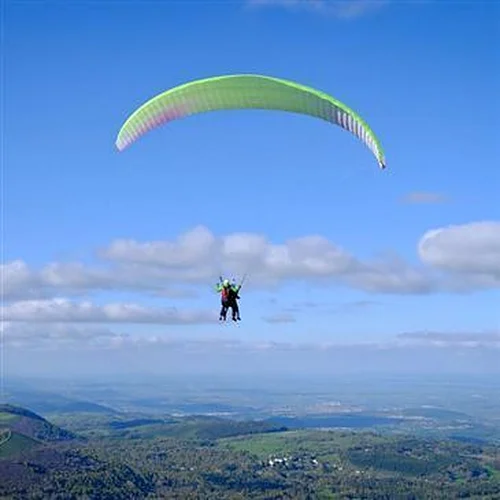 Photo : Baptême de l'air en Parapente à Orcines - Les volcans d'Auvergne