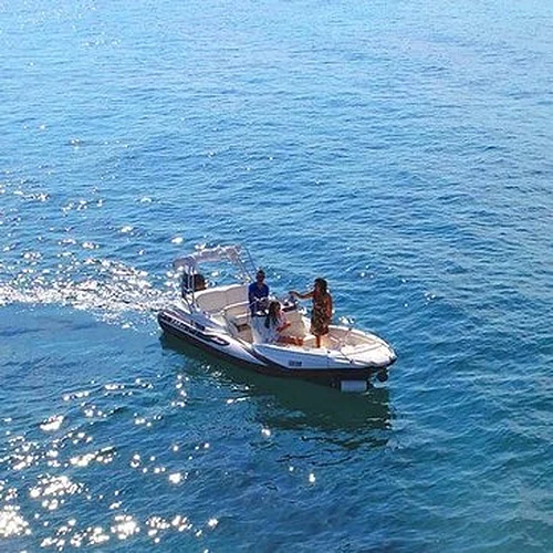 Activité : Location de Bateau à Moteur à Monaco