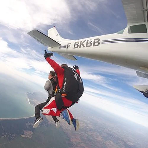 Activité : Saut en Parachute Tandem près de Nantes