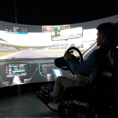 Photo : Simulateur de Pilotage Auto à Bordeaux