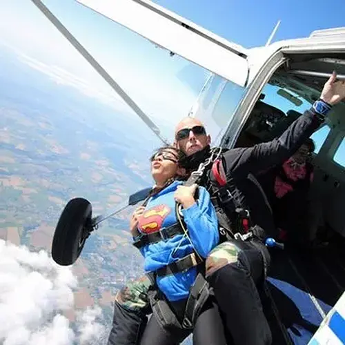 Activité : Saut en Parachute Tandem près d'Angers