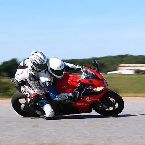 Activité : Baptême Sensations en Moto Aprilia à Lédenon