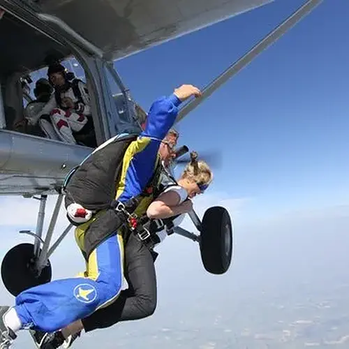 Activité : Saut en Parachute Tandem près de Laon