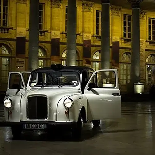 Activité : Balade Nocturne en Taxi Anglais à Bordeaux