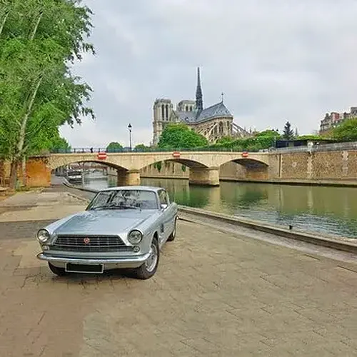 Découverte du Paris Insolite en Voiture de Collection à Paris