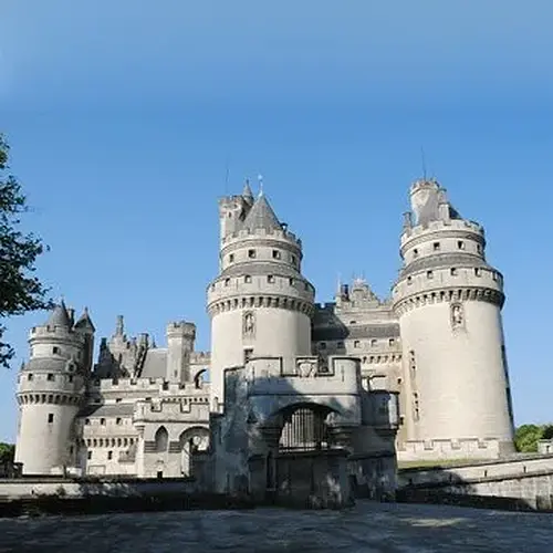 Activité : Balade en Voiture de Collection au Château de Pierrefonds