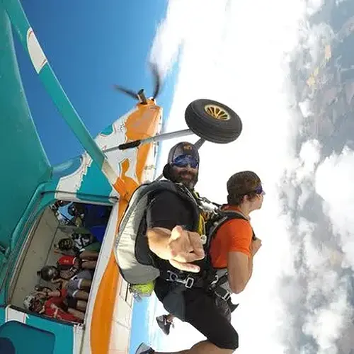 Activité : Saut en Parachute Tandem près de Villefranche-sur-Saône