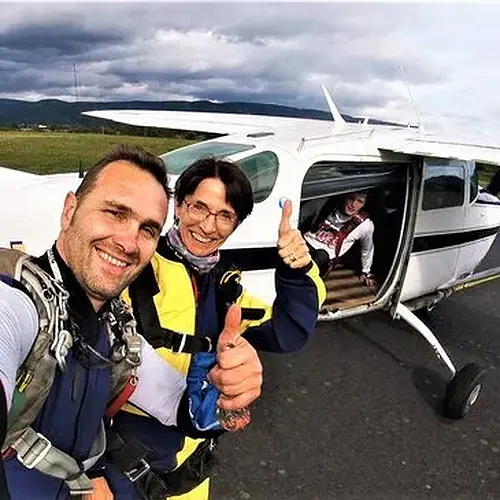 Activité : Saut en Parachute Tandem près de Roanne