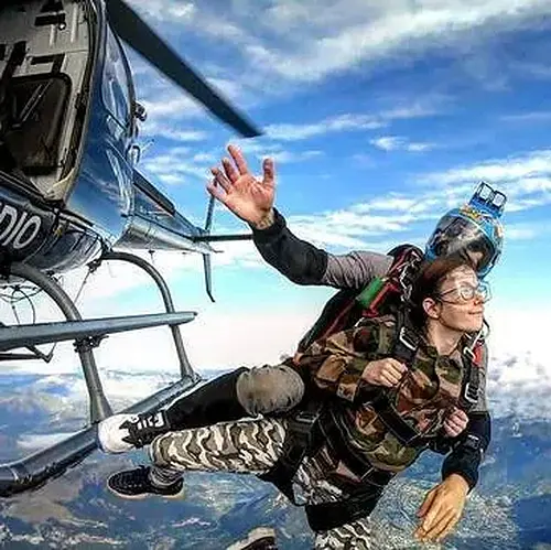 Activité : Saut en Parachute depuis un Hélicoptère près de Genève