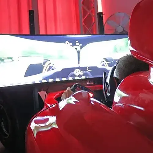 Photo : Simulateur de Pilotage en Formule 1 à Bordeaux