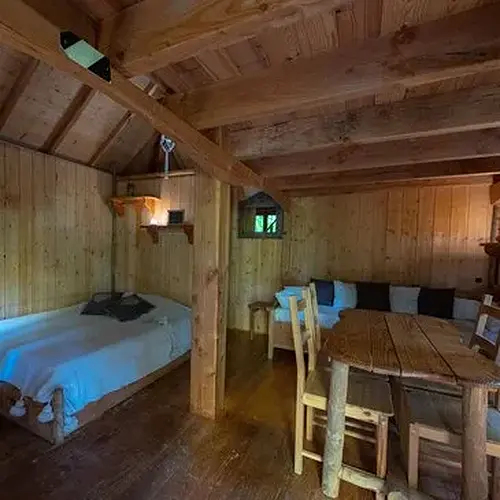 Nuit Insolite en Cabane Familiale dans les Monts d'Ardèche à Saint-Julien-Labrousse