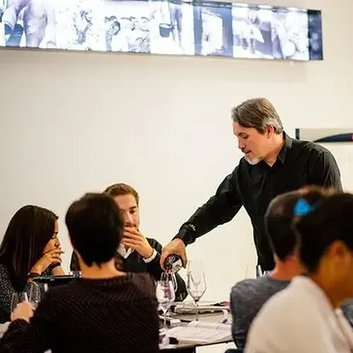 Activité : Journée d'Initiation à l'Œnologie à Marseille