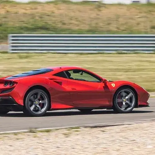 Activité : Pilotage Ferrari F8 Tributo - Circuit de Ladoux