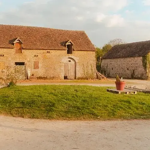 Nuit insolite en Tiny House dans une Ferme des Alpes Mancelles à Moulins-le-Carbonnel