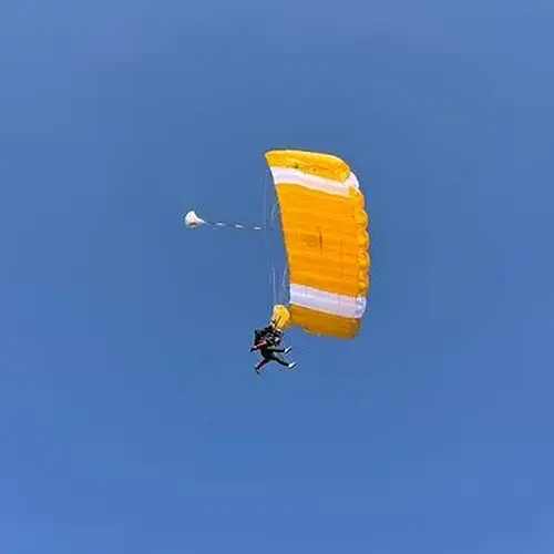 Activité : Saut en Parachute Tandem près de Dreux