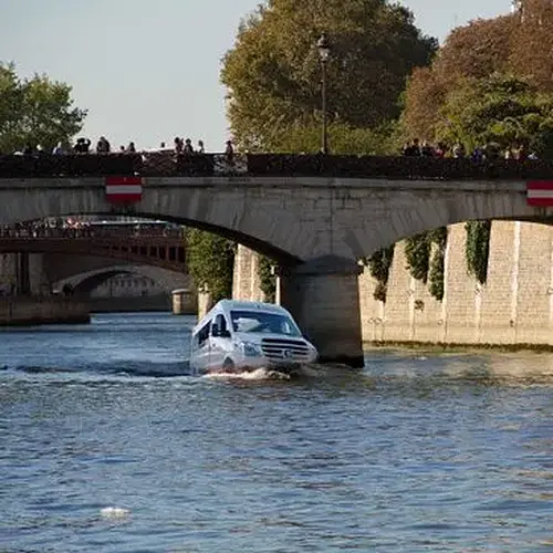Activité : Visite Insolite de Paris en Bateau MiniBus Amphibie