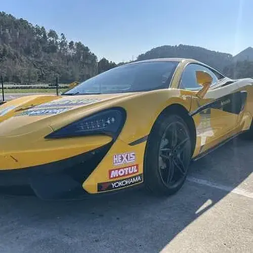 Activité : Pilotage pour Enfant en McLaren 540C à Magny-Cours