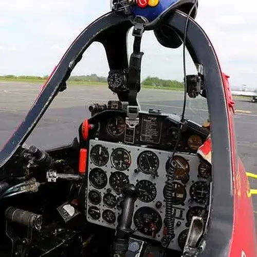 Activité : Initiation au Pilotage d'Avion de Chasse Fouga Magister à Valence
