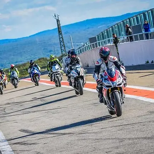 Activité : Baptême Sensations en moto Kawasaki - Circuit de Ledenon