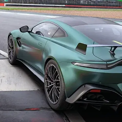 Activité : Pilotage Aston Martin Vantage F1 Edition - Circuit Dijon-Prenois