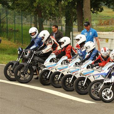 Initiation au Pilotage Moto  pour Enfant  sur le Circuit  de 